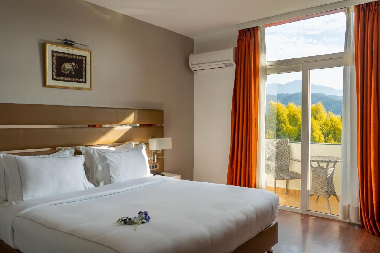 Country Inn Tarika Riverside Resort Jim Corbett Garjia Екстериор снимка
